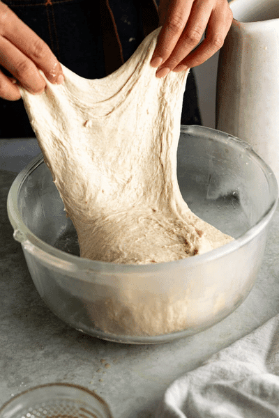 Stretch en Folds Het geheim achter luchtig zuurdesembrood