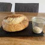 Versgebakken zuurdesembrood met starter